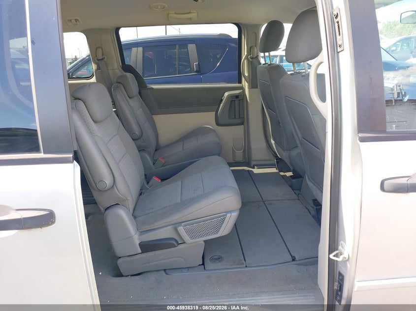 2008 CHRYSLER TOWN & COUNTRY auction photo 8