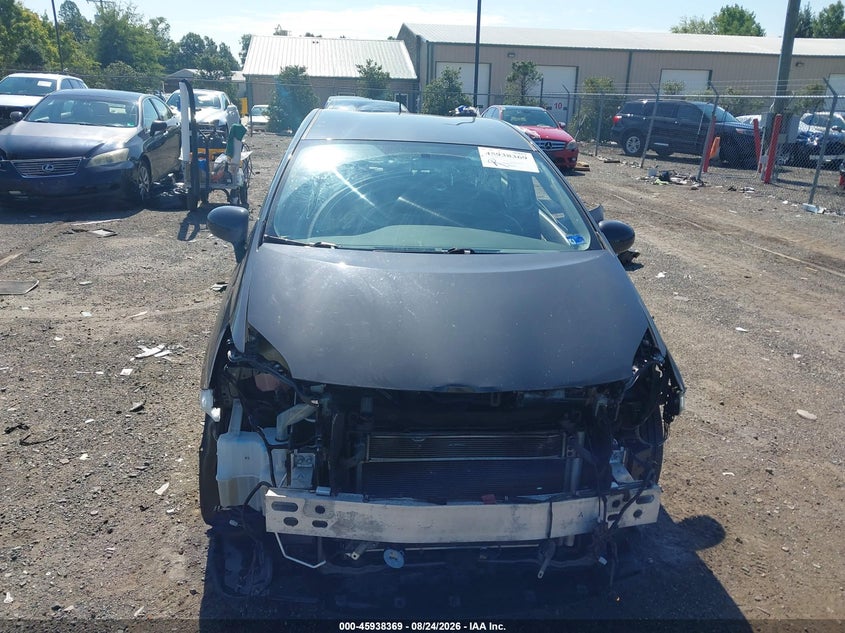 TOYOTA PRIUS - zdjęcie 13