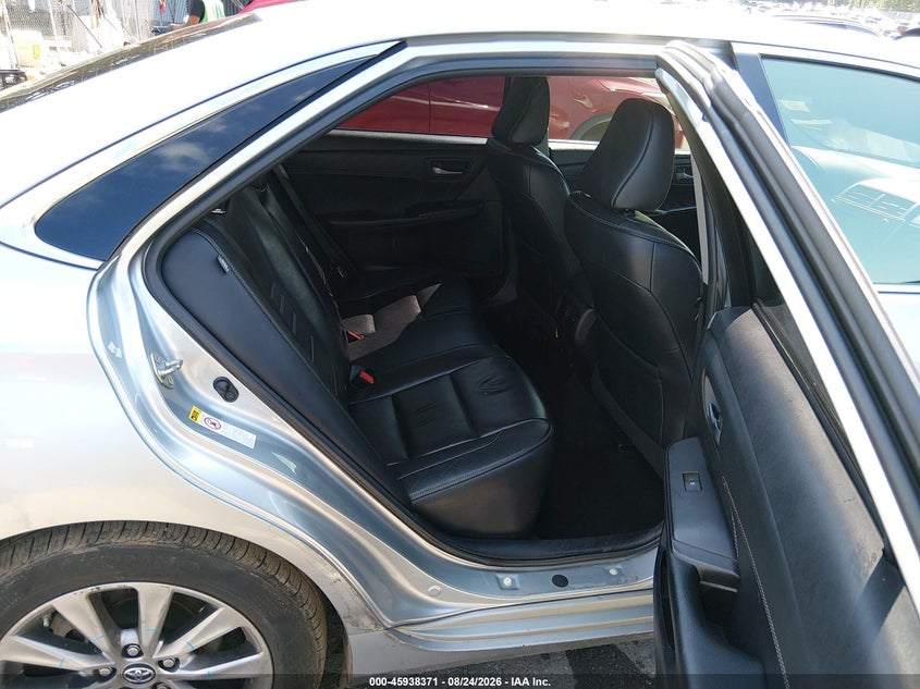 TOYOTA CAMRY HYBRID - zdjęcie 8