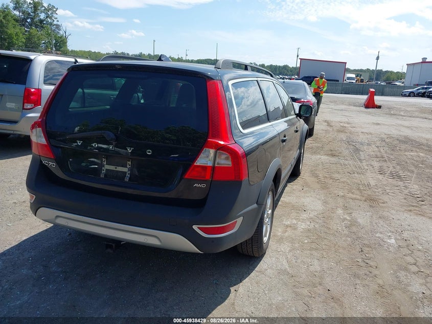 2012 VOLVO XC70 auction photo 4