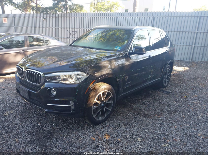 2017 BMW X5, Левый бок, IAAI, VIN 5UXKR0C57H0V50330 — фото 2