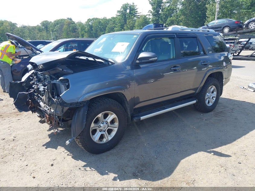 2018 Toyota 4Runner, Front End, IAAI, VIN JTEBU5JR7J5607679 — photo 2