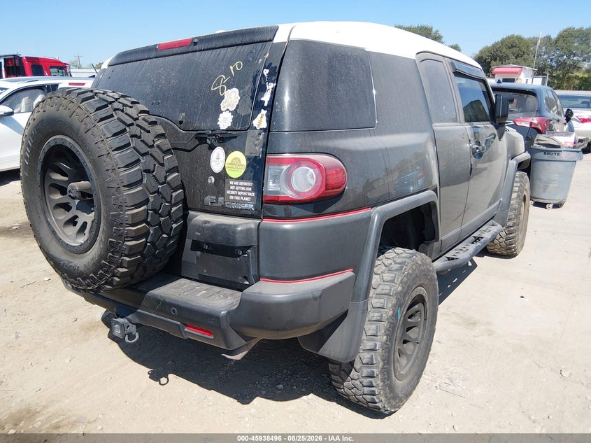 2014 TOYOTA FJ CRUISER · Фото 4