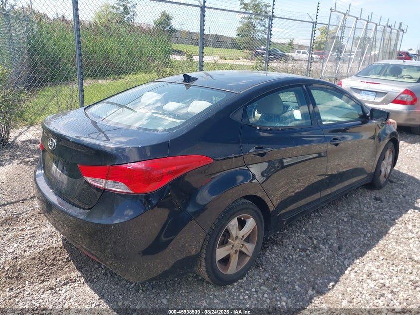 2013 HYUNDAI ELANTRA auction photo 4