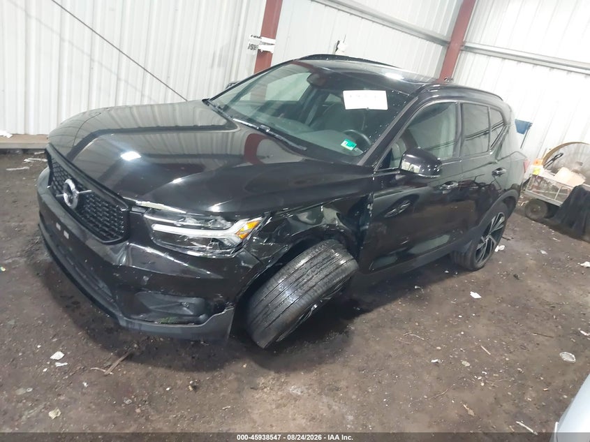 2022 Volvo XC40, Left Front, IAAI, VIN YV4AC2HM8N2642750 — photo 2