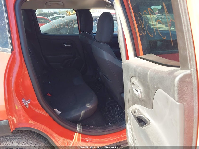 2019 JEEP RENEGADE auction photo 8