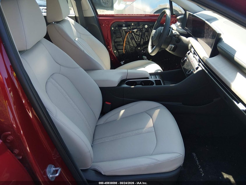 2025 HYUNDAI SONATA HYBRID auction photo 5