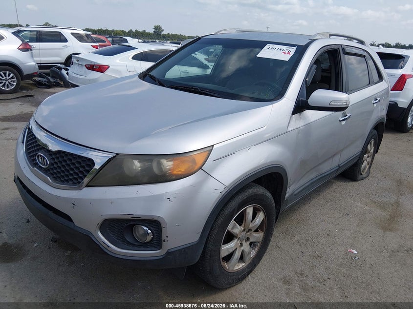 2011 Kia Sorento, Обычный износ, IAAI, VIN 5XYKT3A18BG075227 — фото 2