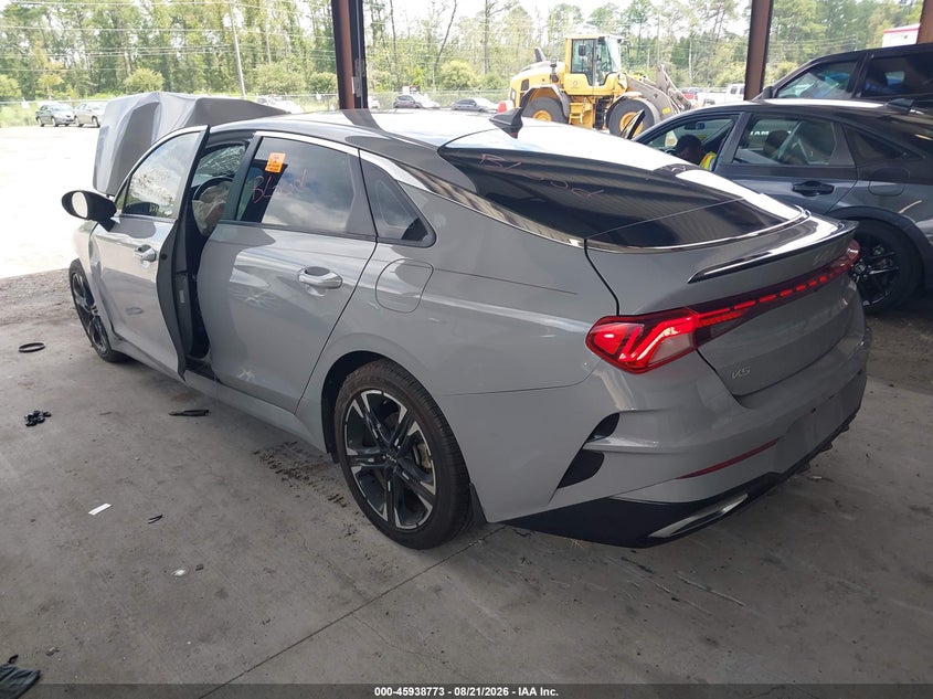 2023 KIA K5 auction photo 3