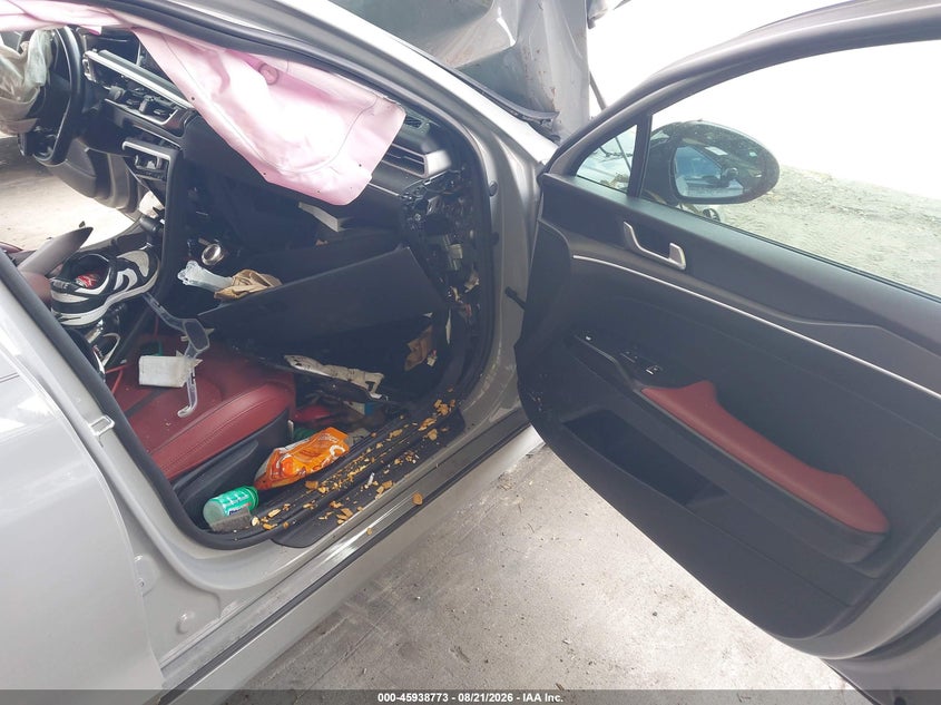 2023 KIA K5 auction photo 5