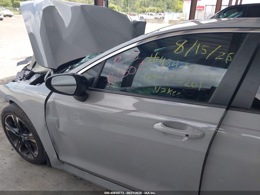 2023 KIA K5 auction photo 6