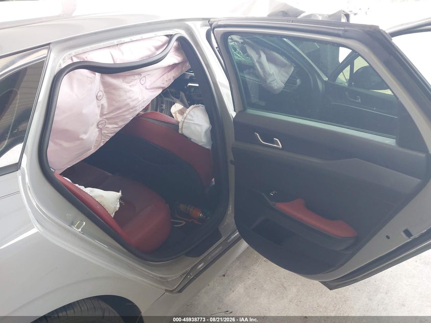 2023 KIA K5 auction photo 8