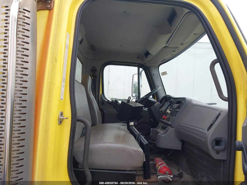 2011 OTHER FREIGHTLINER M2 106 HEAVY DUTY TRUCK N/A