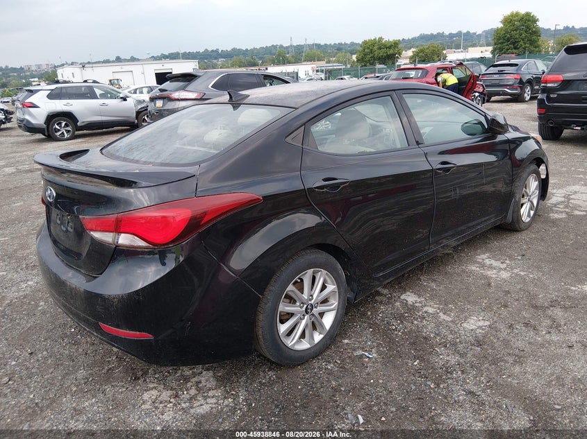 2015 HYUNDAI ELANTRA auction photo 4
