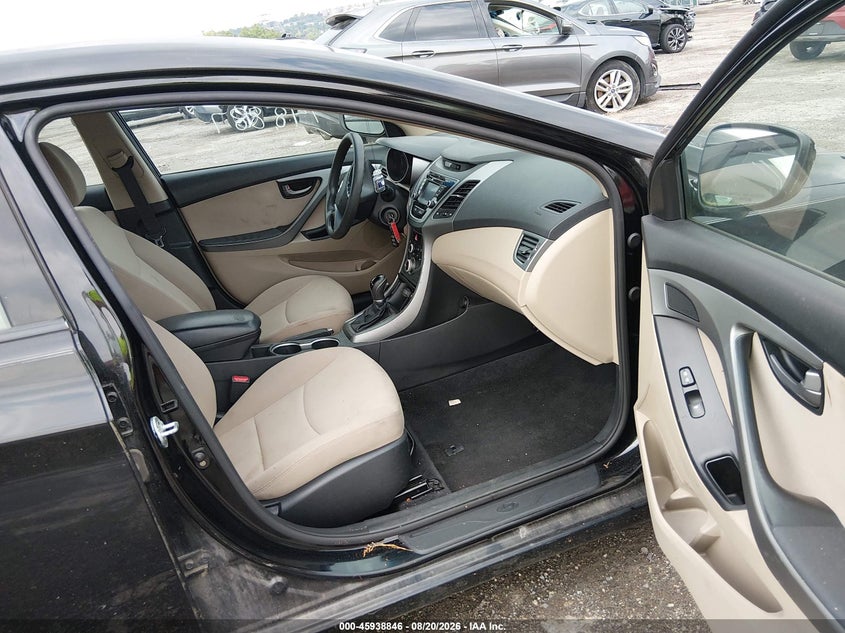 2015 HYUNDAI ELANTRA auction photo 5