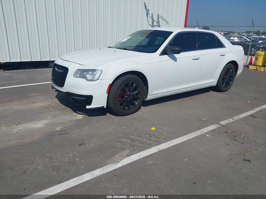 2018 Chrysler 300, Затопление, IAAI, VIN 2C3CCARG3JH191974 — фото 2