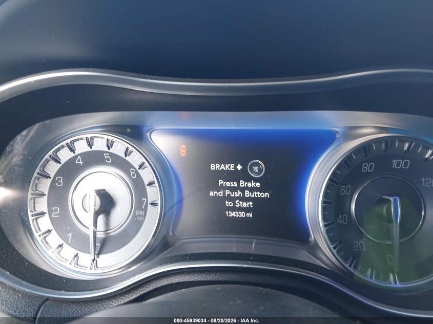 2020 CHRYSLER 300 auction photo 7