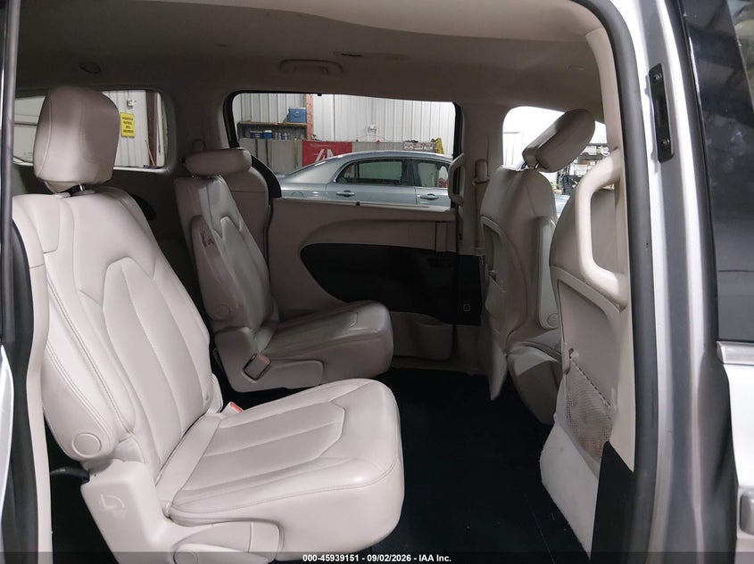 CHRYSLER VOYAGER 2021 VIN 2C4RC1DG6MR515687
