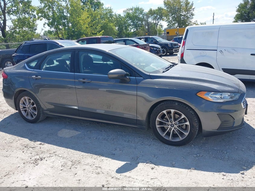 Фото 13 - FORD FUSION