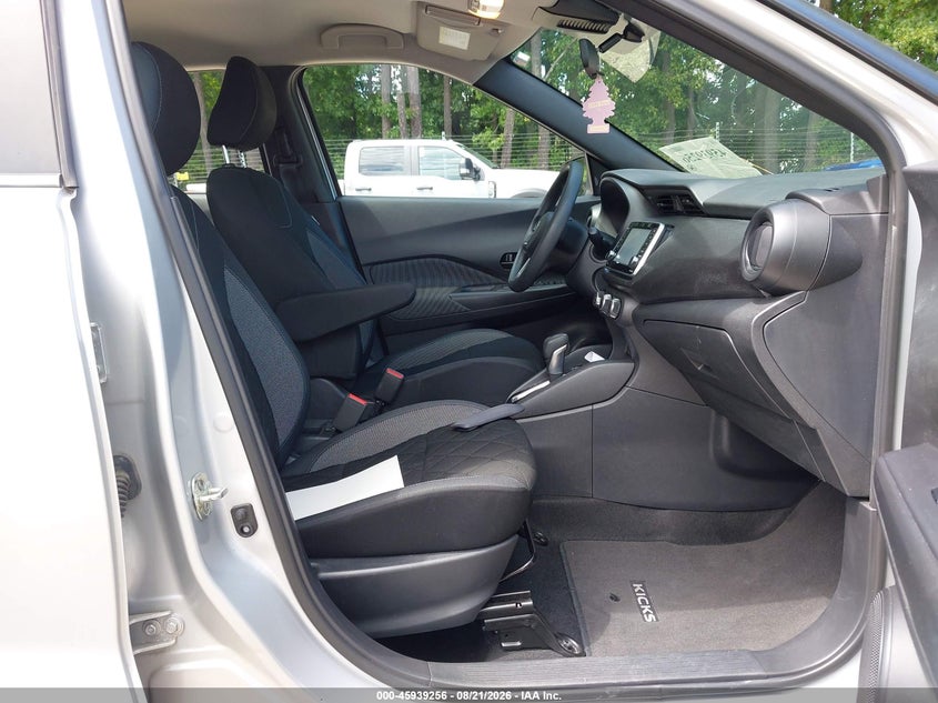 2020 NISSAN KICKS auction photo 5