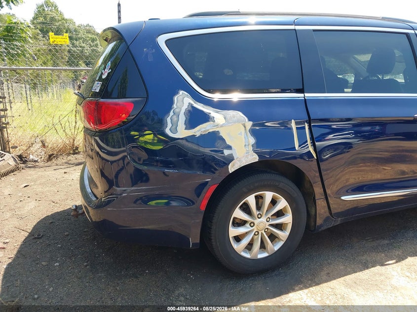 CHRYSLER PACIFICA 2017 VIN 2C4RC1BGXHR729719