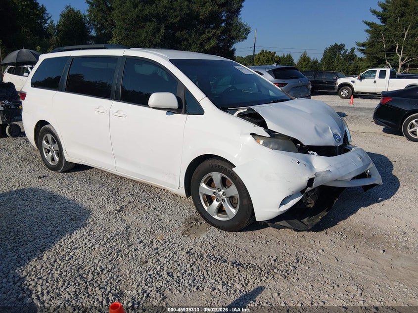 TOYOTA SIENNA - zdjęcie 1