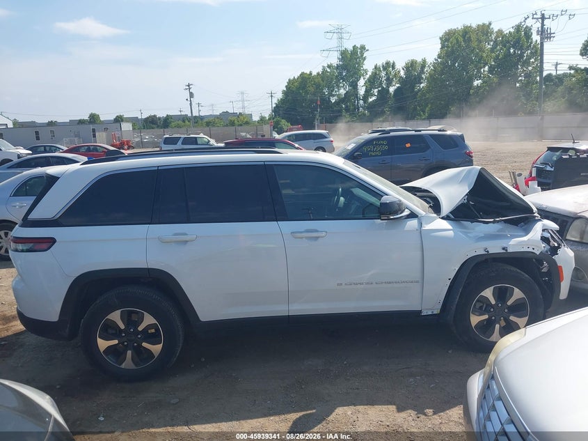 JEEP GRAND CHEROKEE 4XE - zdjęcie 14