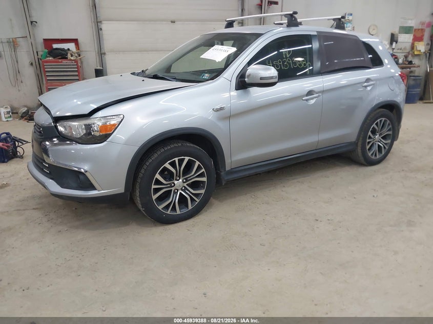2016 Mitsubishi Outlander, Right Front, IAAI, VIN JA4AR3AWXGZ030444 — photo 2