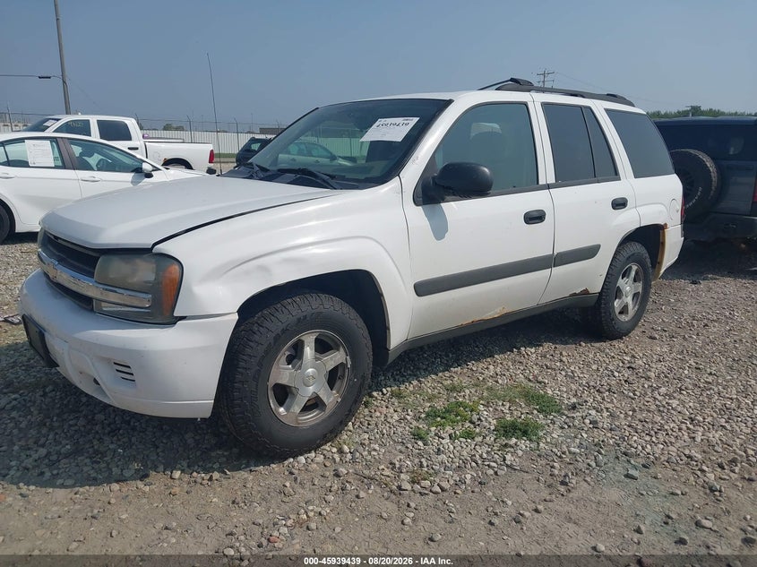 2005 Chevrolet TrailBlazer, Storm Damage, IAAI, VIN 1GNDT13S152209830 — photo 2