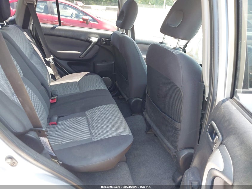 2004 TOYOTA RAV4 auction photo 8