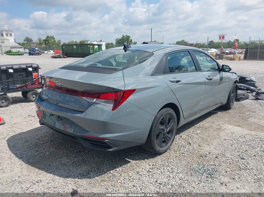 2022 HYUNDAI ELANTRA auction photo 4