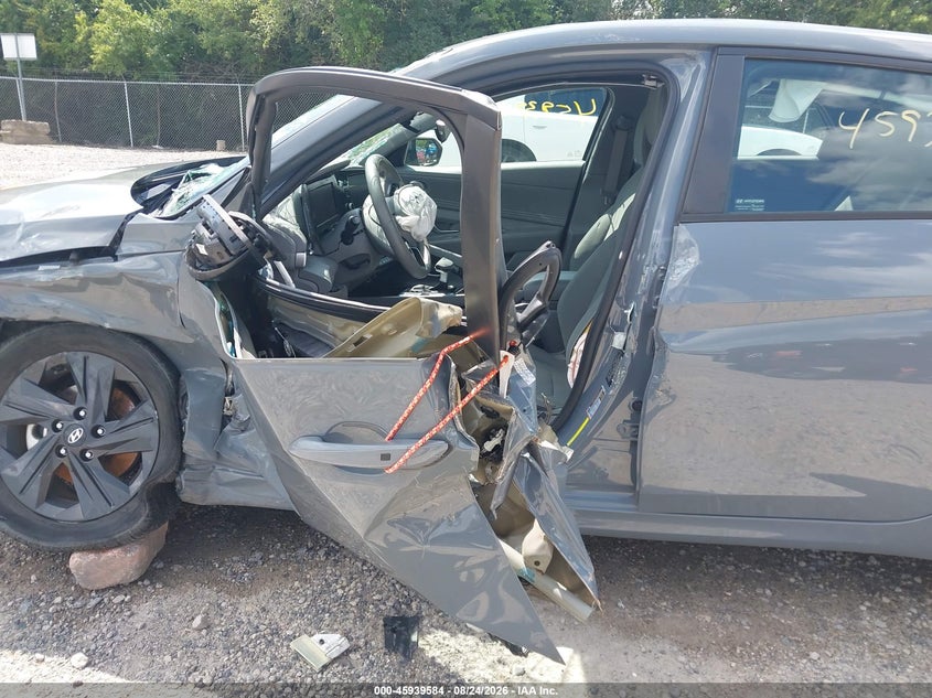 2022 HYUNDAI ELANTRA auction photo 6