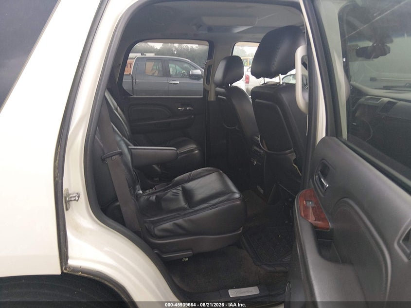 2012 CADILLAC ESCALADE auction photo 8