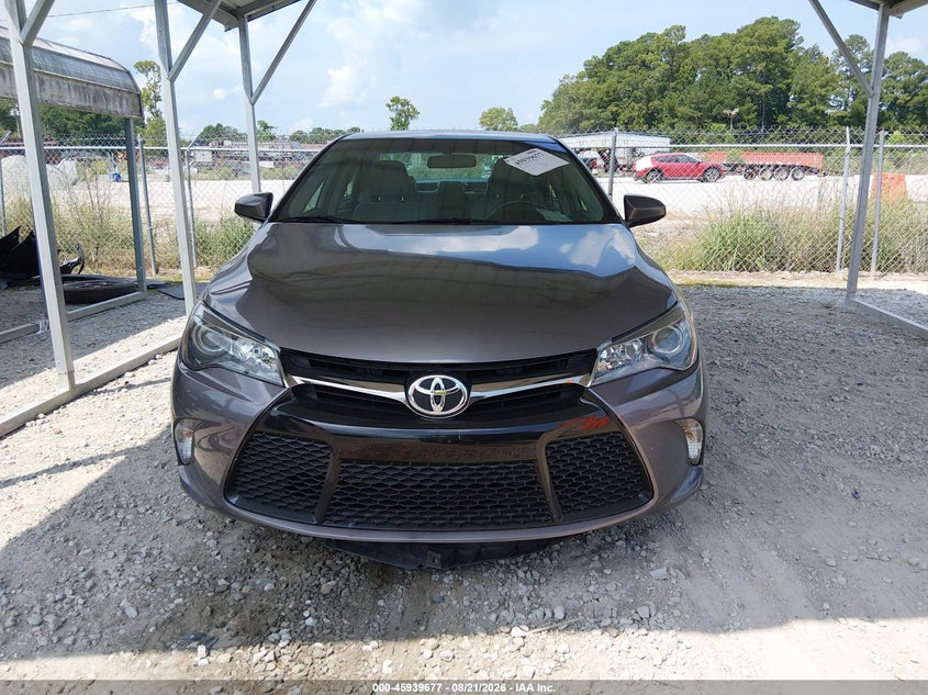 TOYOTA CAMRY - zdjęcie 12