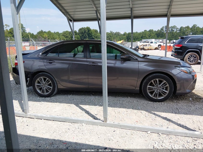TOYOTA CAMRY - zdjęcie 13