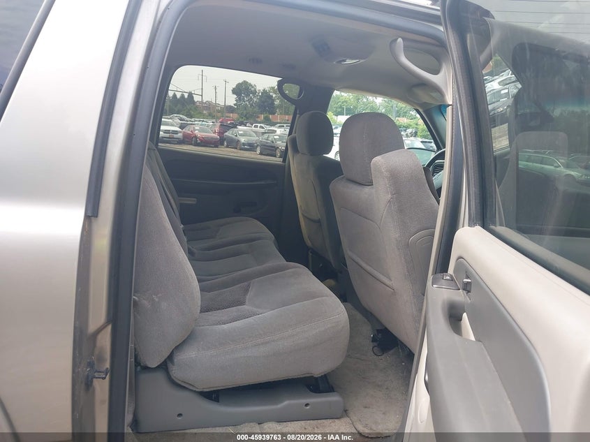 2003 CHEVROLET SUBURBAN 1500 auction photo 8
