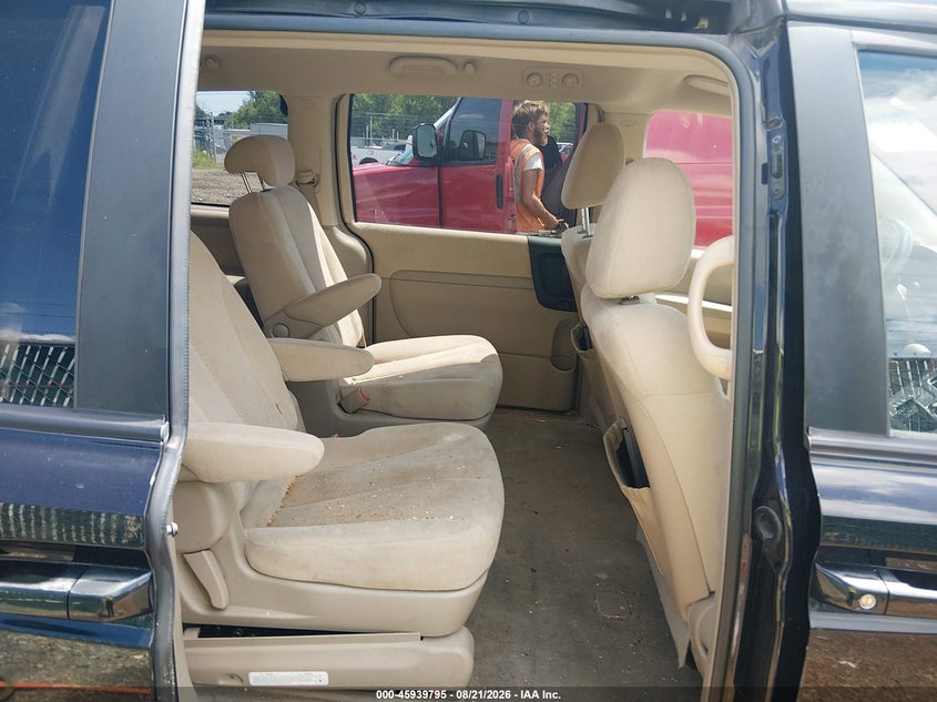 2007 HYUNDAI ENTOURAGE auction photo 8