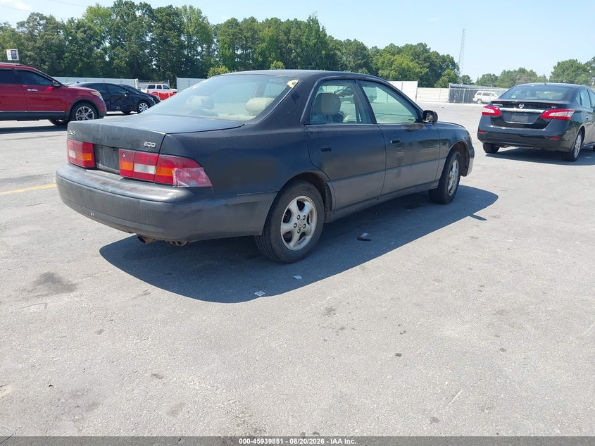 1998 LEXUS ES 300 auction photo 4