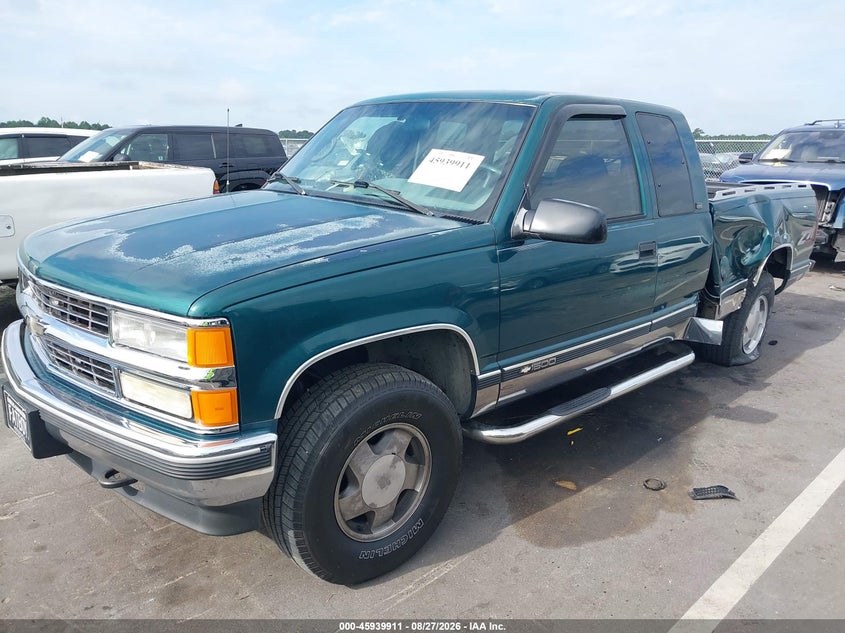 1996 CHEVROLET GMT-400 auction photo 2