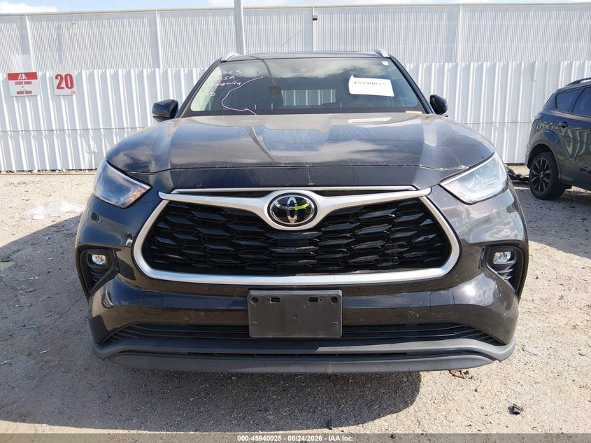 TOYOTA HIGHLANDER - zdjęcie 13