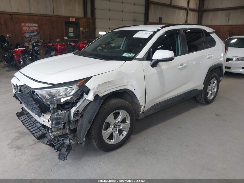 2020 Toyota RAV 4, Left Front, IAAI, VIN 2T3P1RFV3LC092709 — photo 2
