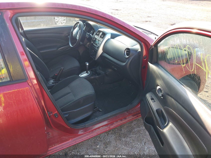 2017 NISSAN VERSA auction photo 5