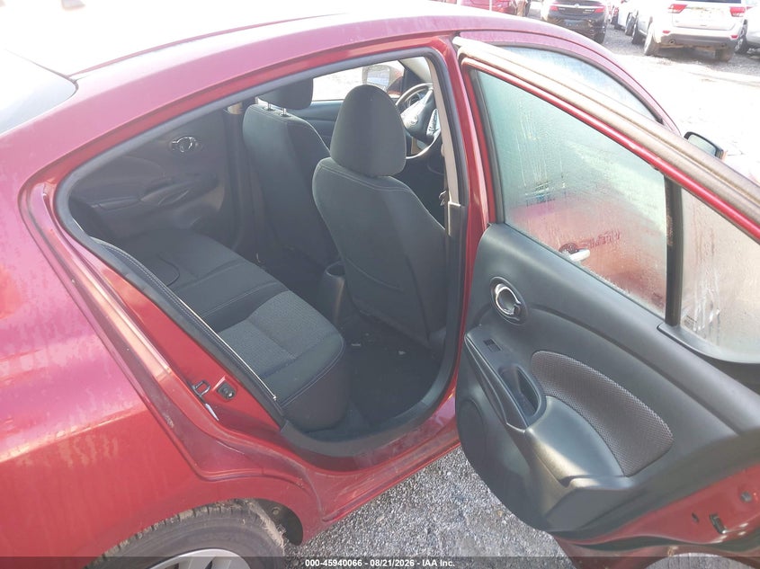 2017 NISSAN VERSA auction photo 8
