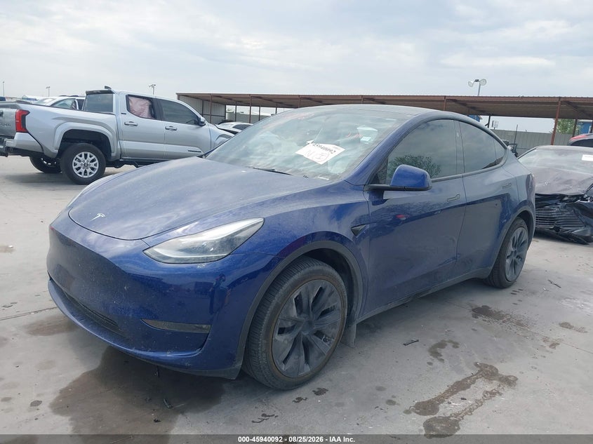 2024 Tesla Model Y, Right Side, IAAI, VIN 7SAYGDEE4RA279333 — photo 2