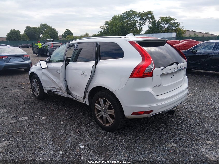 2017 VOLVO XC60 auction photo 3