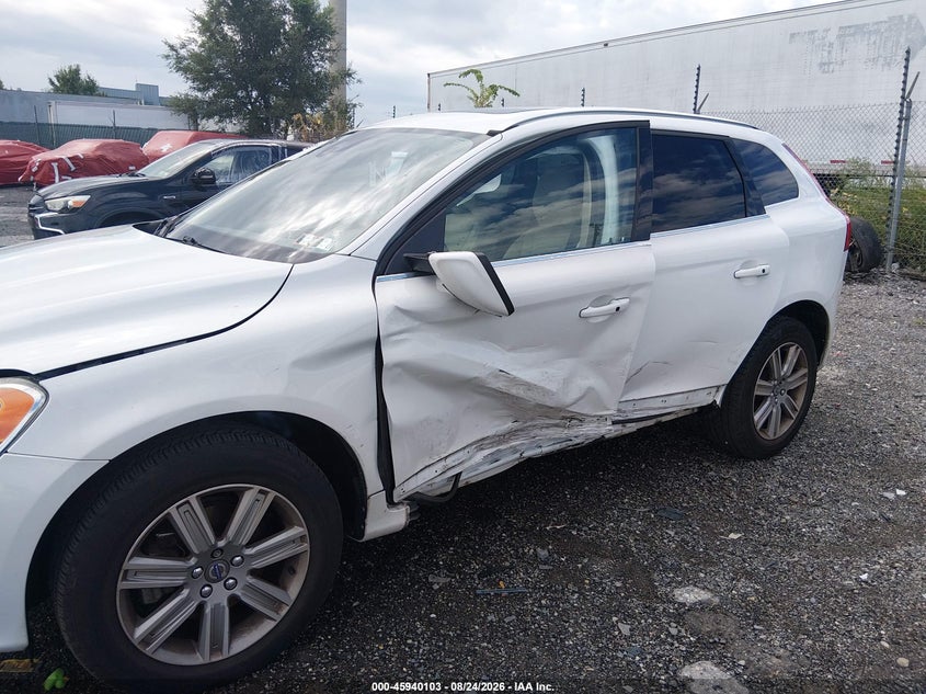 2017 VOLVO XC60 auction photo 6
