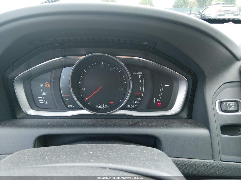 2017 VOLVO XC60 auction photo 7