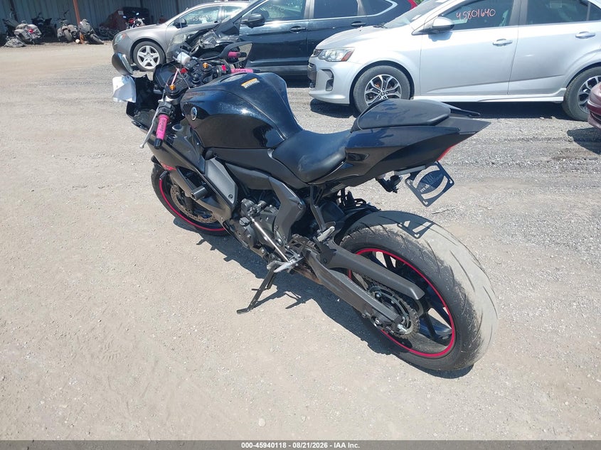 YAMAHA YZFR7 2025