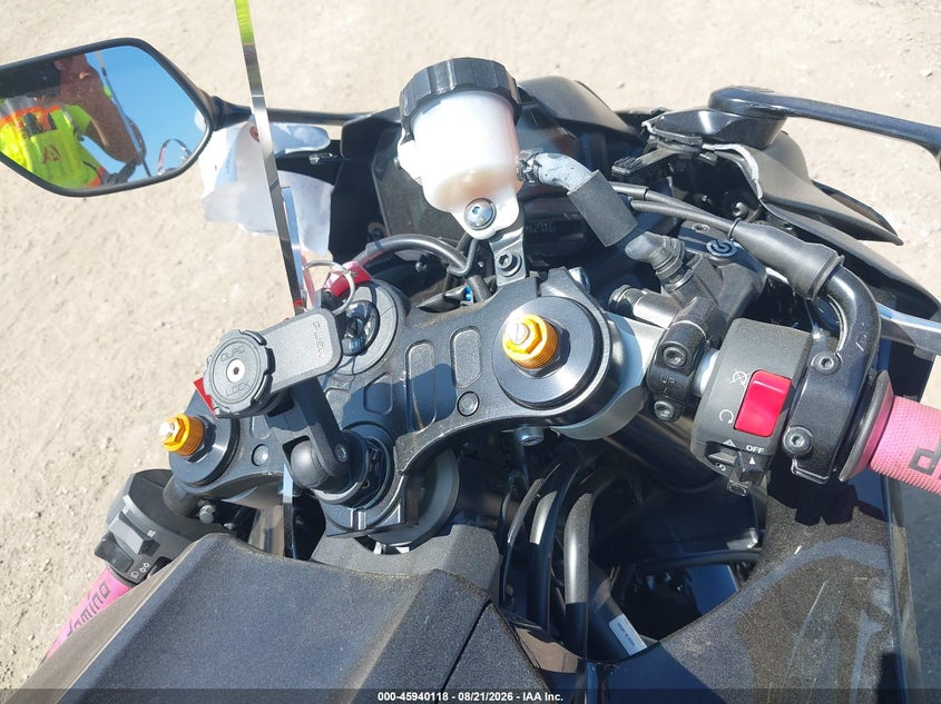 YAMAHA YZFR7 2025