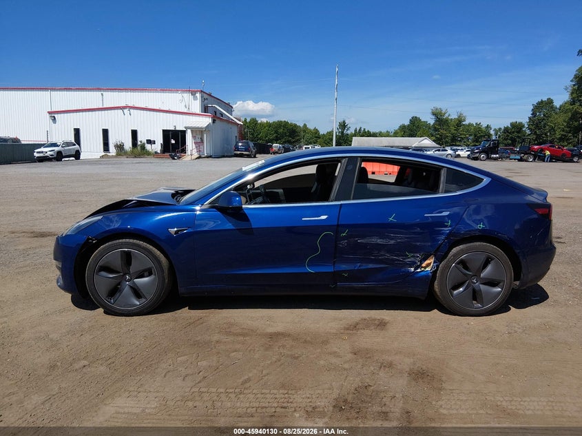 TESLA MODEL 3 - zdjęcie 14